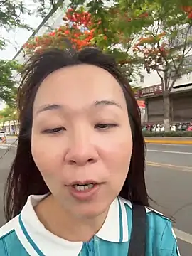 美女flylingling33在线直播