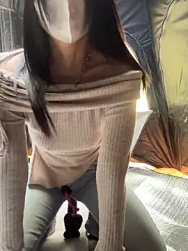 美女feifei-love在线直播