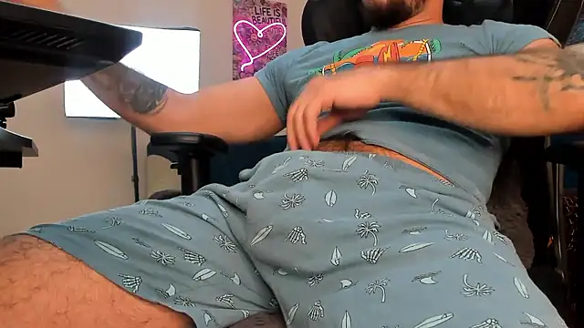 marioslim (M young) - I'm going to buy candy from this goal.