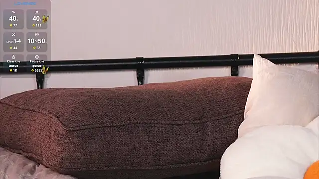 CherlyGuss live sex cam