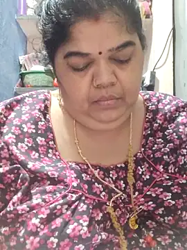 tamilthanushri Stripchat cam model