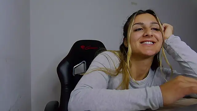 nicoleplay - NicolePlay's free webcam - UK Sex Cams