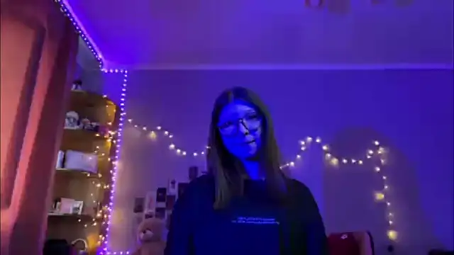 moonravelle (F teen) - Taking off my shorts🍑💫