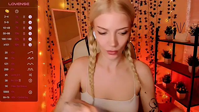 AnyaTaylor_ webcam