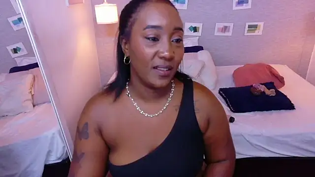 kiara_evanss webcam