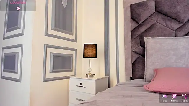 tahliamoreau (F young) - Boobs shaking