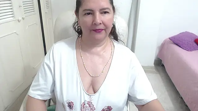 leonela_69 webcam