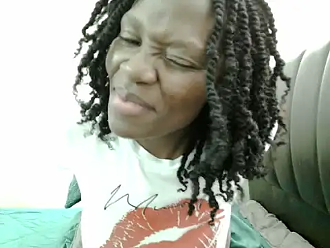 TALLHORNYBEARXO webcam