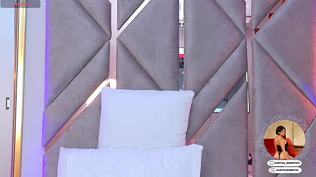 Martina-Roberts- webcam