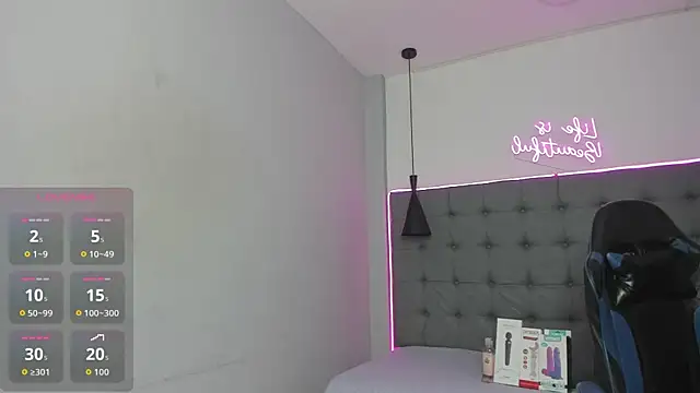 scarletcherry18 webcam