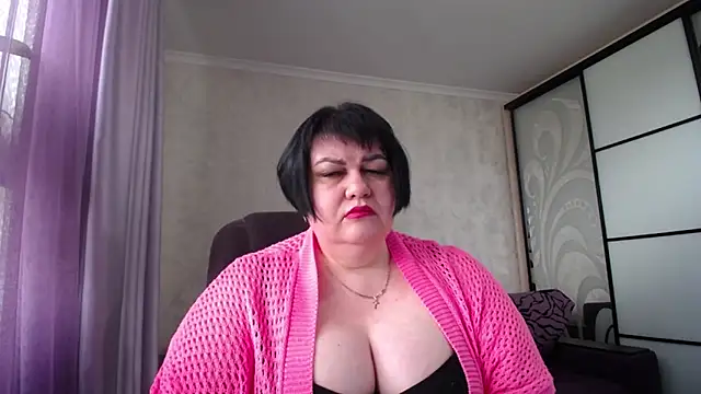 AlluringCurves webcam