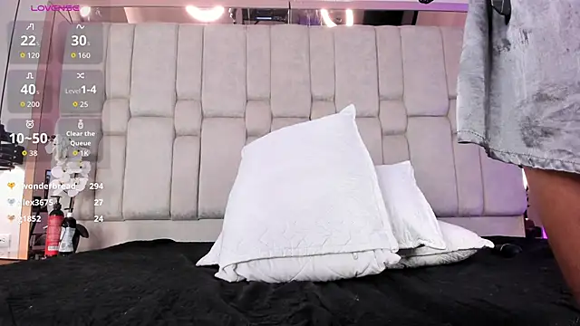 REINA_ADAHARA webcam