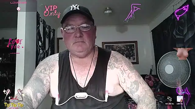 KINKYBLUEYES69 webcam