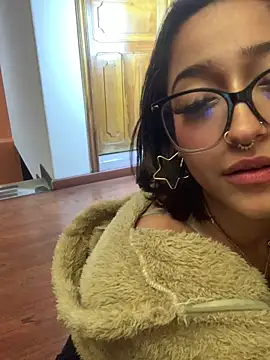 LilithMonette webcam