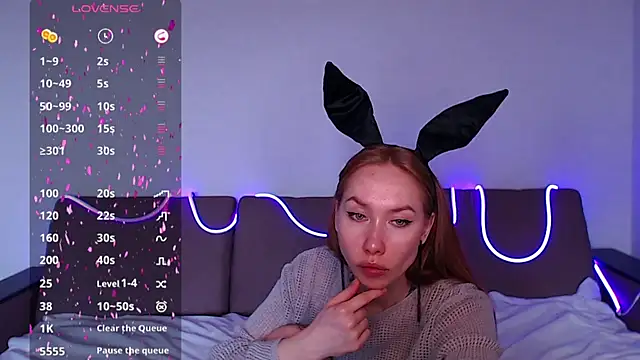Mimi_Red webcam
