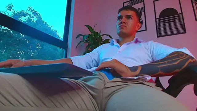 ALPHA_DOMINUS_ webcam