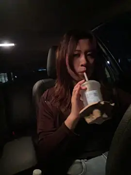 美女Liliya-77在线直播