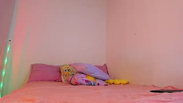 emily__walker webcam