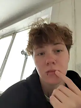 icemur (F teen) - Completely naked and spitting on her br