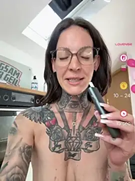 BrownieyQueen webcam