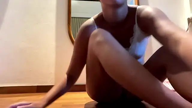 kamila_18_french webcam