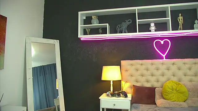 TaniaKaverina webcam