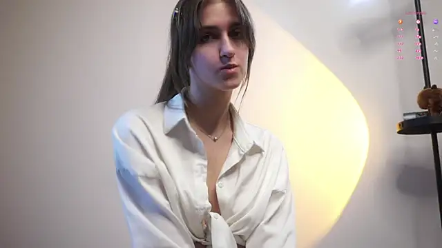 ClarineCasebolt webcam