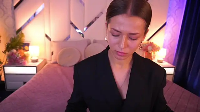 dovelovee - DoveLovee's free webcam - UK Sex Cams