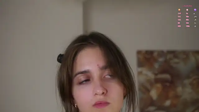 ClarineCasebolt webcam