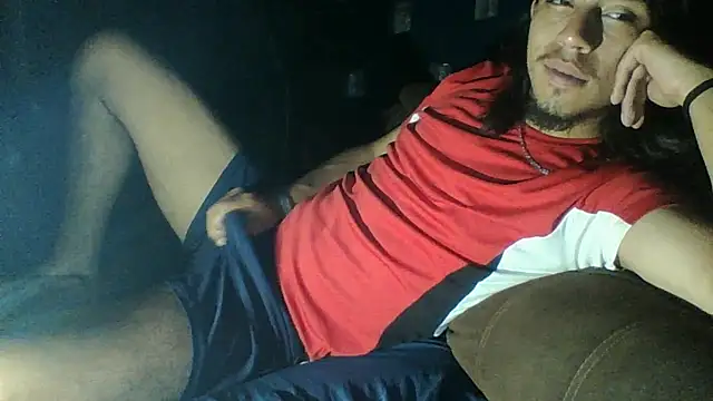 AlexAlejandro13 webcam