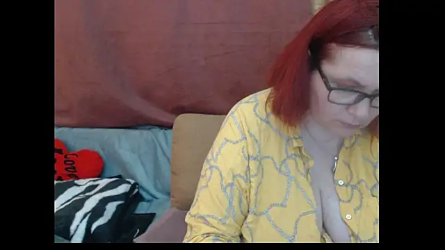 PlayfullMature webcam