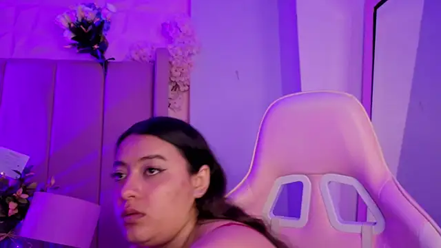 MollyBigBoobs12 webcam