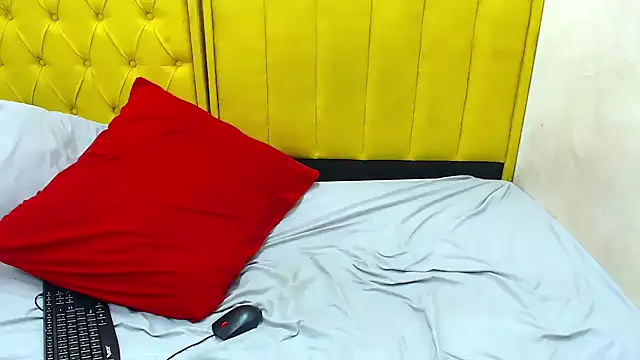 NAUGHTYNATASHAXX34 webcam