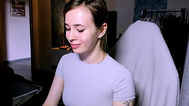 zoyamill - ZoyaMill's free webcam - UK Sex Cams