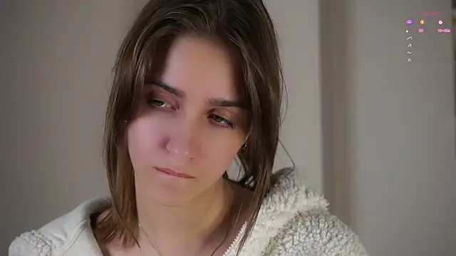 ClarineCasebolt webcam