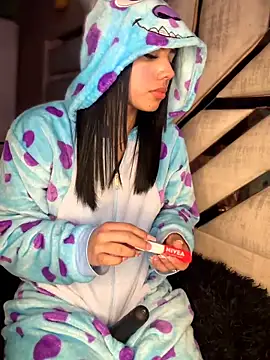 Laura-Khalifa live sex cam