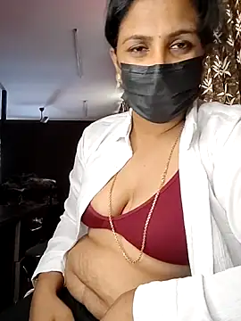 Webcam Model (Dimblestar)  is live.Free join now!