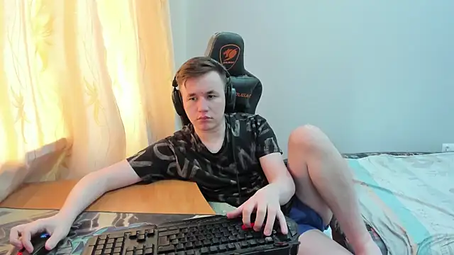 iliaskrislove - Iliaskrislove's free webcam - UK Sex Cams