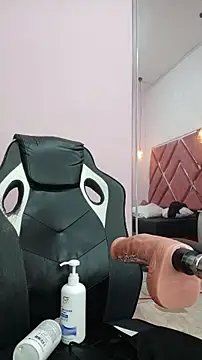 LunaaRosse live sex cam