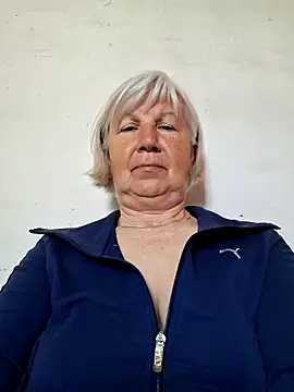 Webcam Model (KlaudiaDarling)  is live.Free join now!