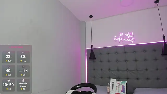 Model: scarletcherry18