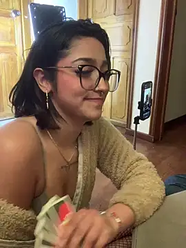 lilithmonette (Ask my age) - Use plug + twerk 😈