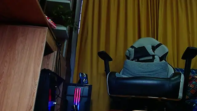 sebastian_horny webcam