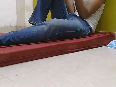 Stubborndesiboy webcam