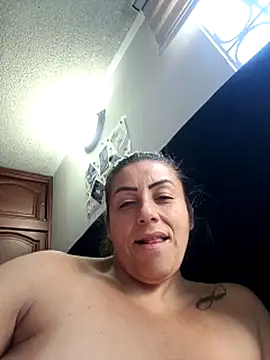 Webcam Model (maynor_1998)  is live.Free join now!