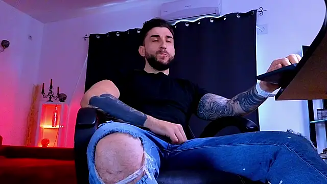 MightyAaron66 webcam