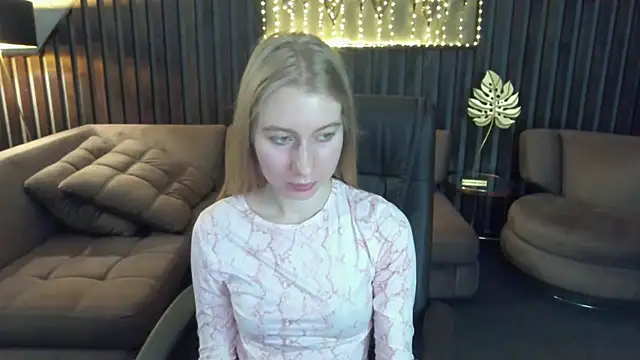 Alina_Blonde webcam