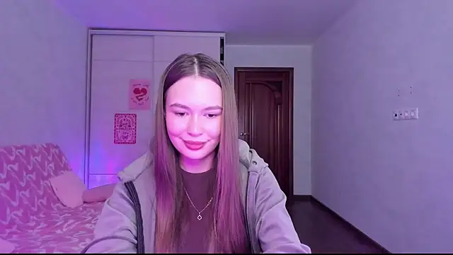 kittiangel00 - Kittiangel00's free webcam - UK Sex Cams