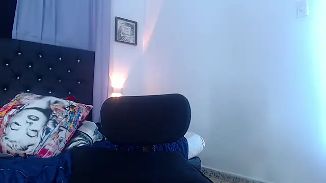 Skarleth_Bell webcam