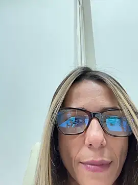 playfulshow (F milf) - Show my boobs